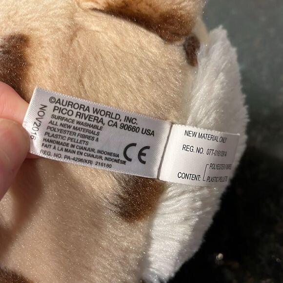 Destination Nation Lynx Plush Stuffed Animal by Aurora. Size 13” - Picture 8 of 8